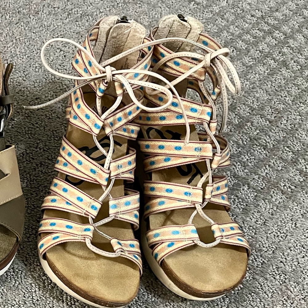 Size 7 OTBT sandals